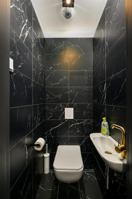2Budapest Eye-Freegym And Sauna Luxury Home エクステリア 写真